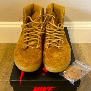 Nike Air Jordan 1 Retro sneakers